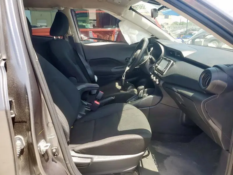 2024 NISSAN KICKS S  