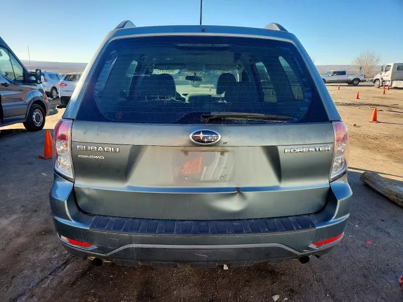 2010 SUBARU FORESTER XS  