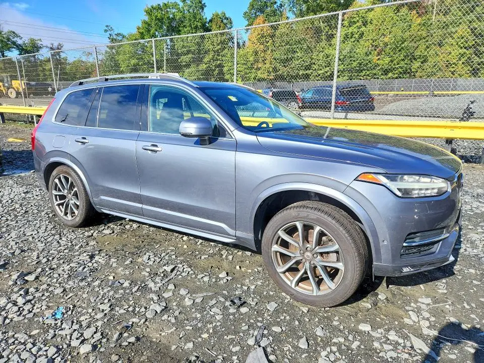 2017 VOLVO XC90 T6  