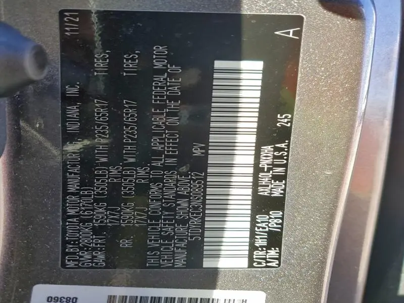 2022 TOYOTA SIENNA XLE  