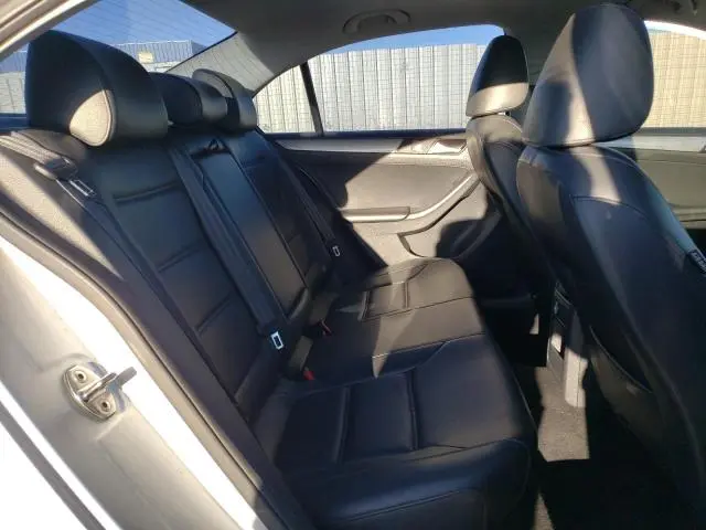 2015 VOLKSWAGEN JETTA SE  