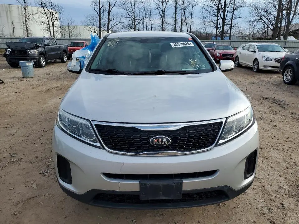 2015 KIA SORENTO LX  