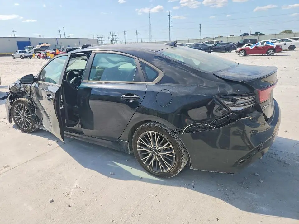 2023 KIA FORTE GT LINE  
