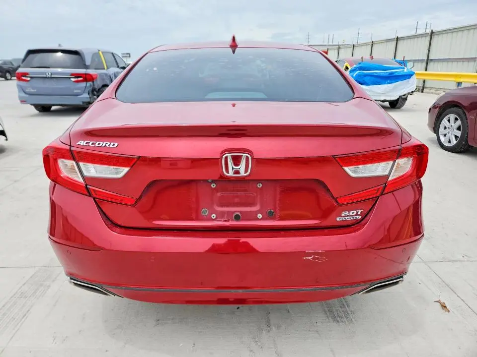 2018 HONDA ACCORD TOURING  