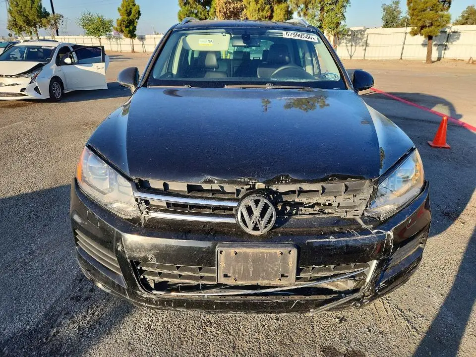 2014 VOLKSWAGEN TOUAREG V6  