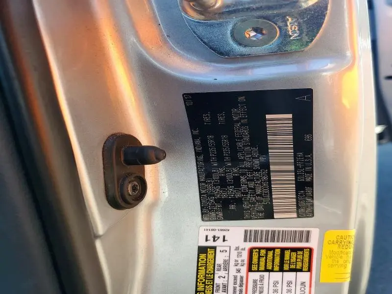 2017 TOYOTA SIENNA LE  