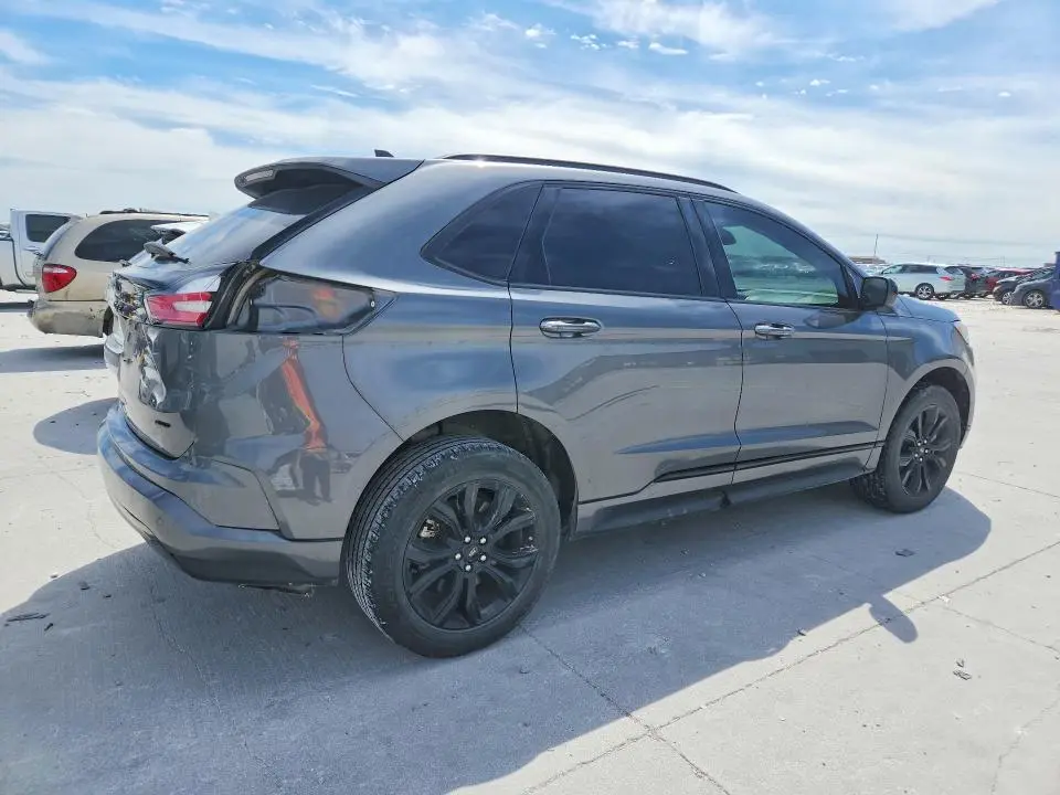 2022 FORD EDGE SE  