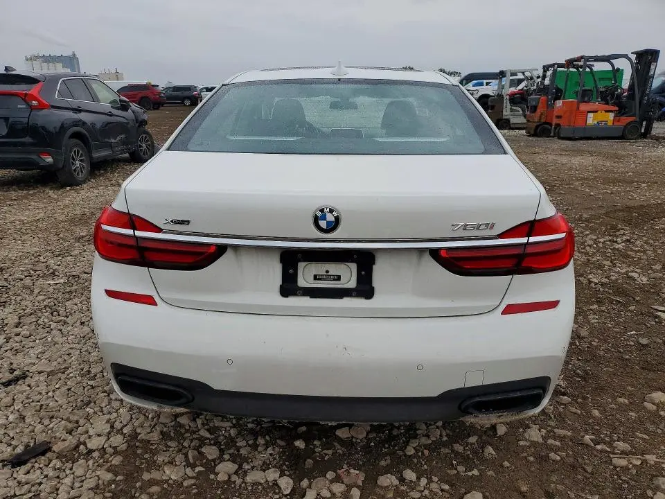 2018 BMW 750 XI  
