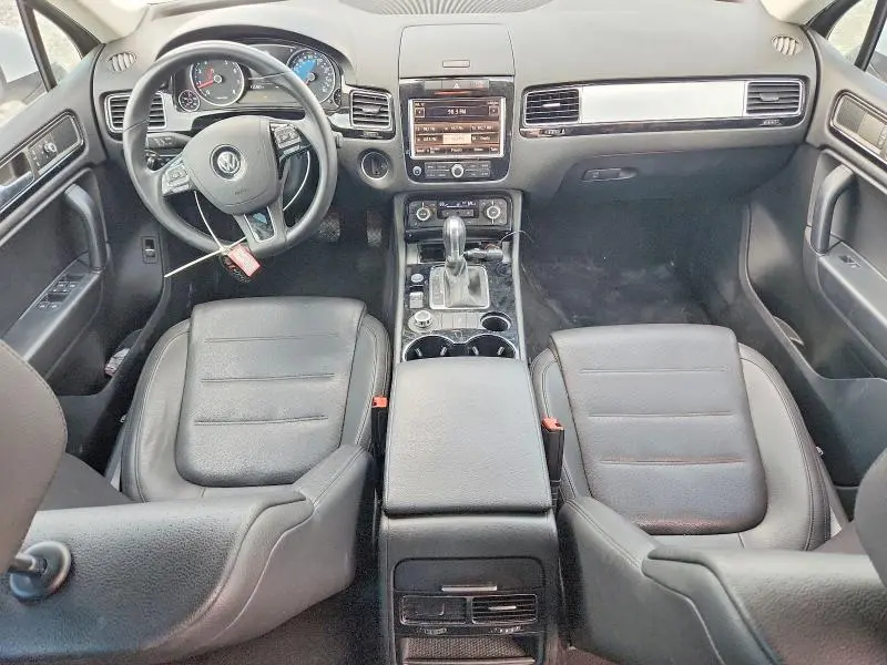 2014 VOLKSWAGEN TOUAREG V6  