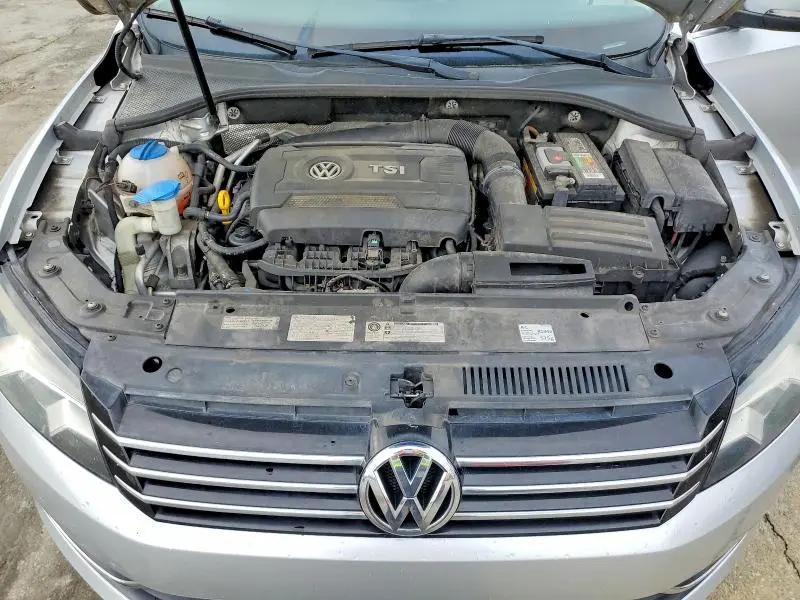 2014 VOLKSWAGEN PASSAT SE  