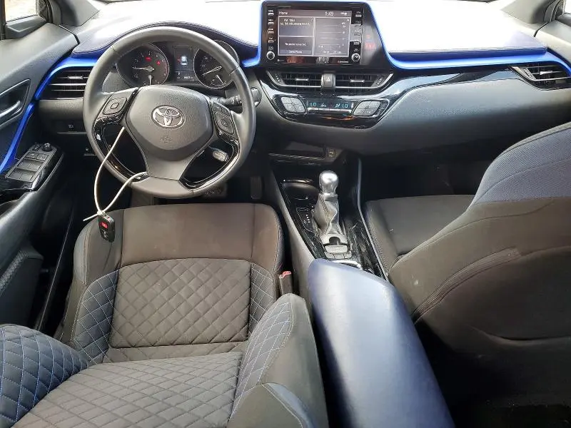 2021 TOYOTA C-HR XLE  