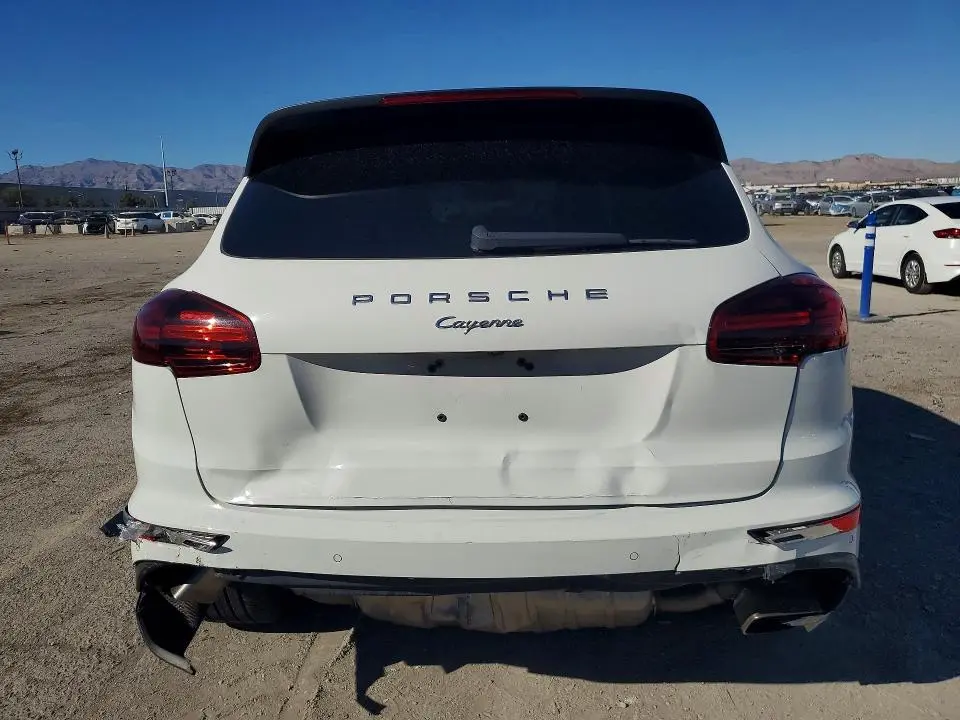 2018 PORSCHE CAYENNE   