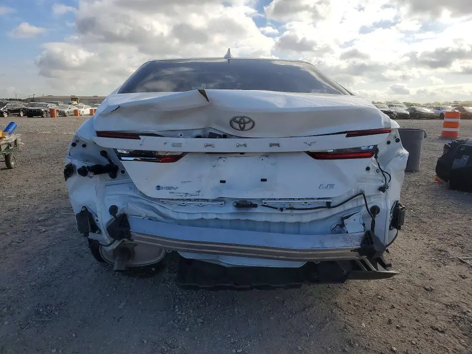 2026 TOYOTA CAMRY LE  