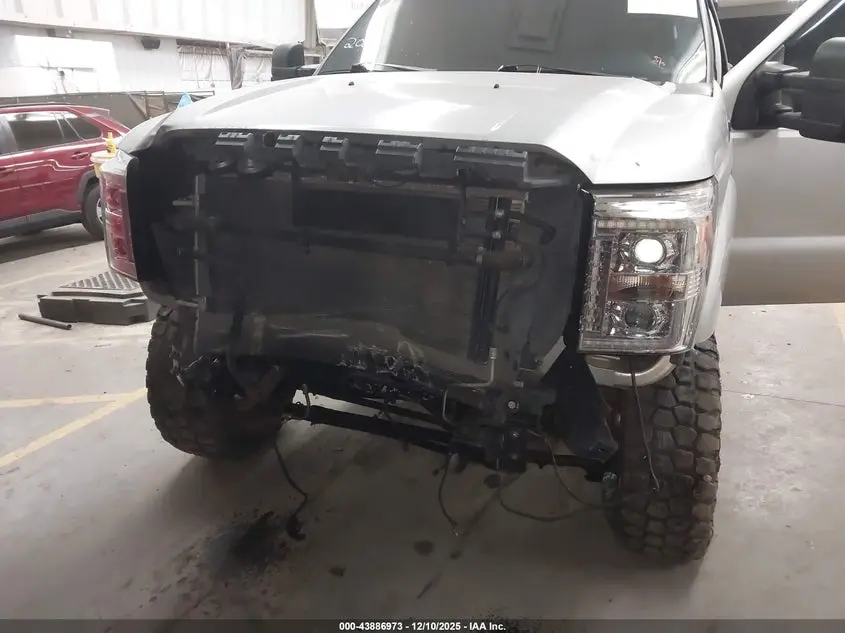 2011 FORD F-250 LARIAT