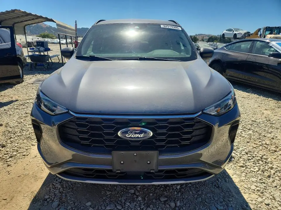 2023 FORD ESCAPE ST LINE  