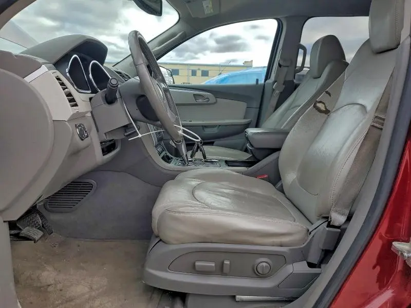 2011 CHEVROLET TRAVERSE LT  