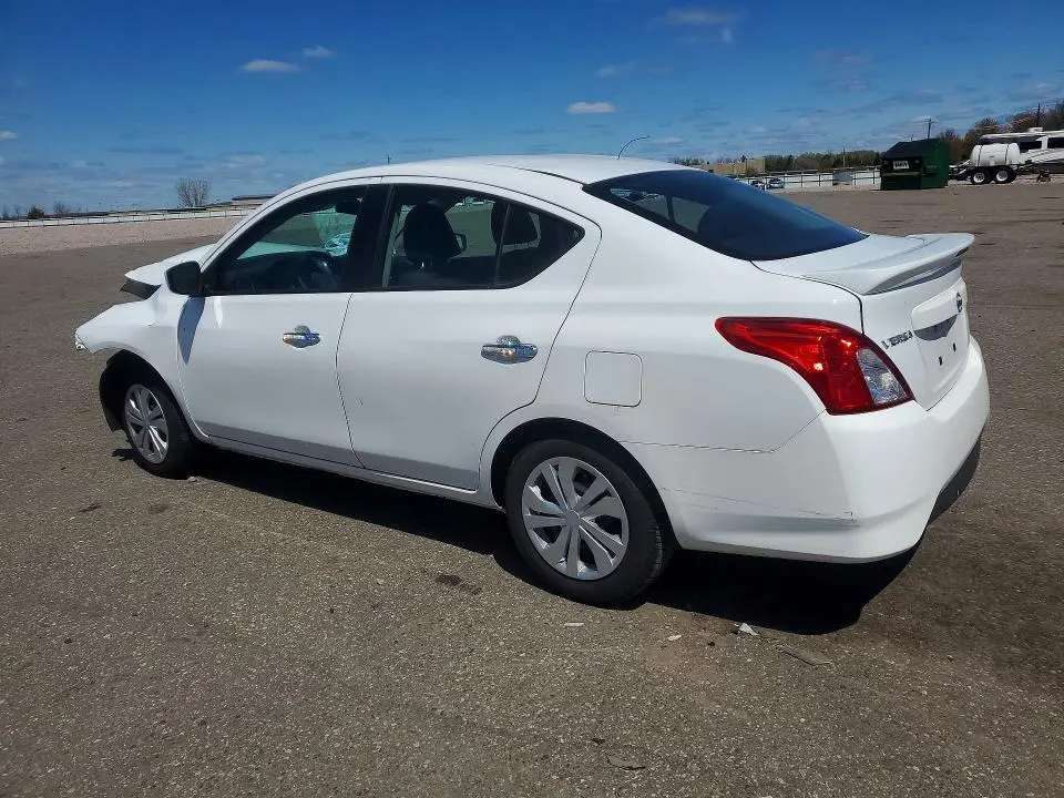 2019 NISSAN VERSA SV  