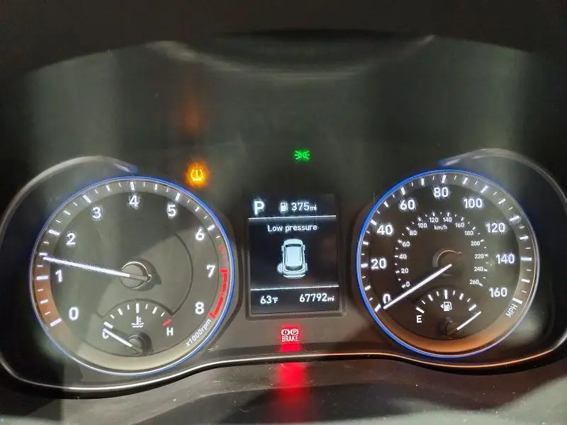 2019 HYUNDAI KONA SE  