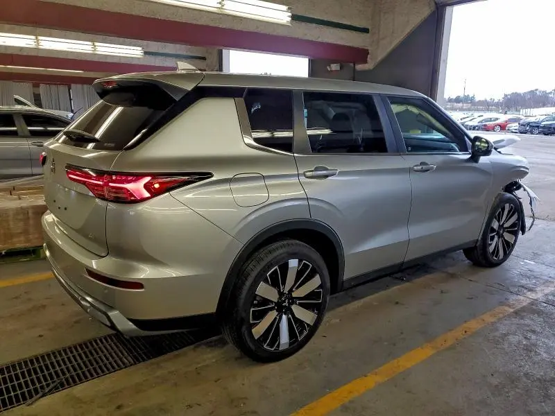 2025 MITSUBISHI OUTLANDER SE  