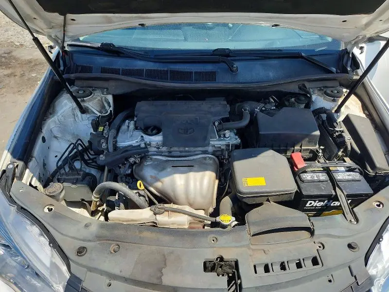 2015 TOYOTA CAMRY SE  