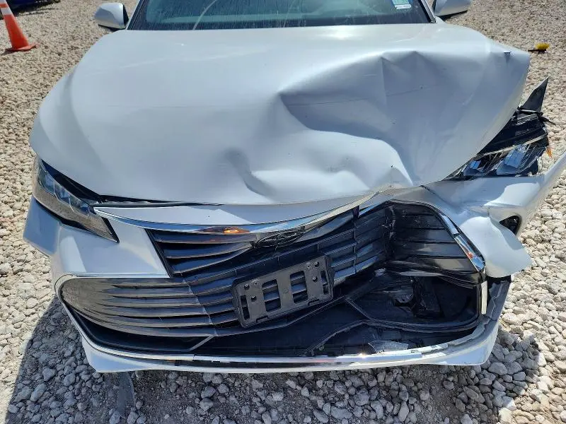 2021 TOYOTA AVALON XLE  