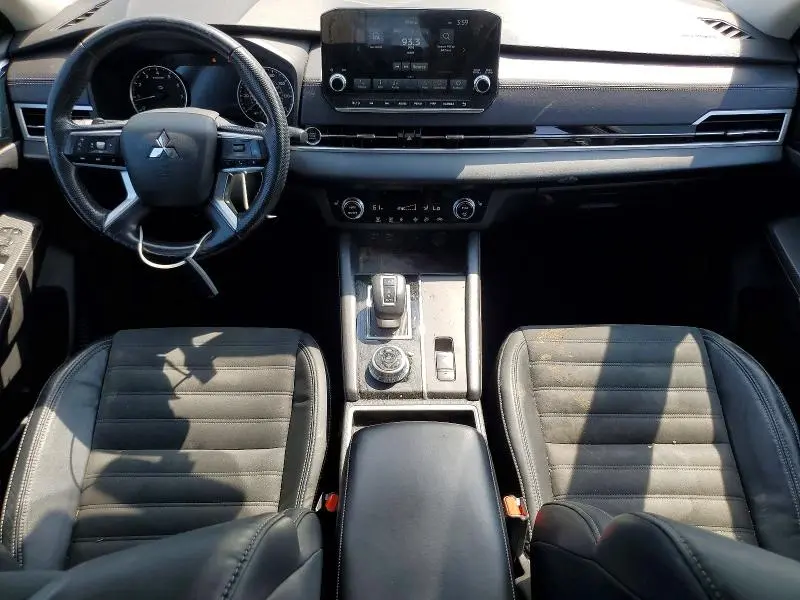 2022 MITSUBISHI OUTLANDER SE  