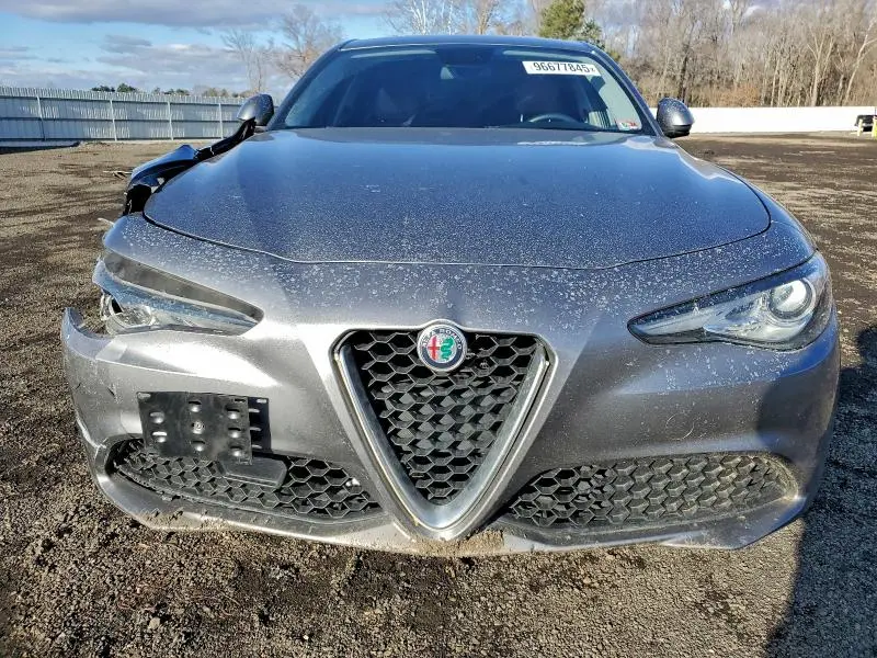 2017 ALFA ROMEO GIULIA   