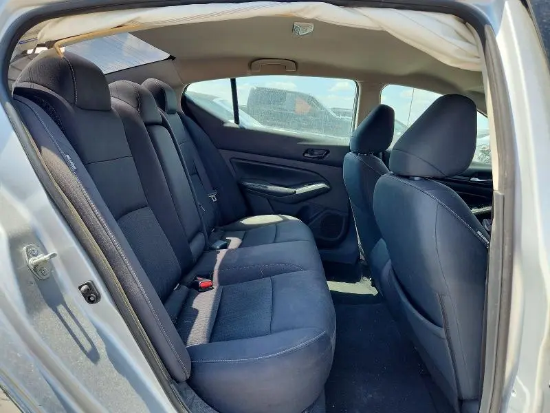 2022 NISSAN ALTIMA SV  