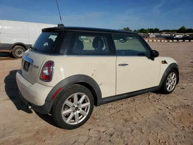 2011 MINI COOPER 