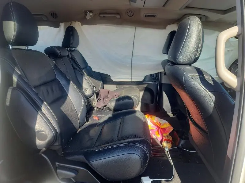 2015 TOYOTA SIENNA SPORT  