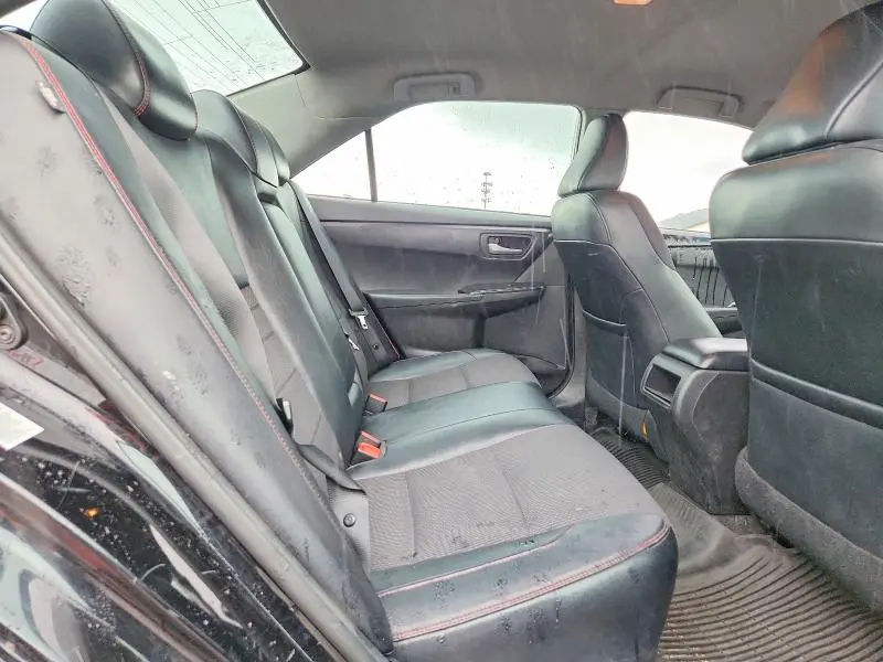 2017 TOYOTA CAMRY SE  