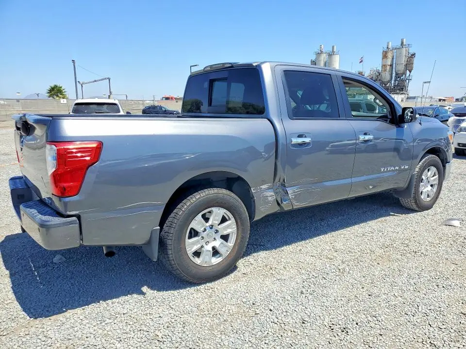 2018 NISSAN TITAN SV  