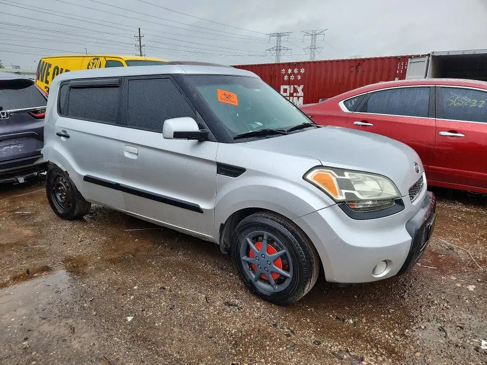 2010 KIA SOUL +  