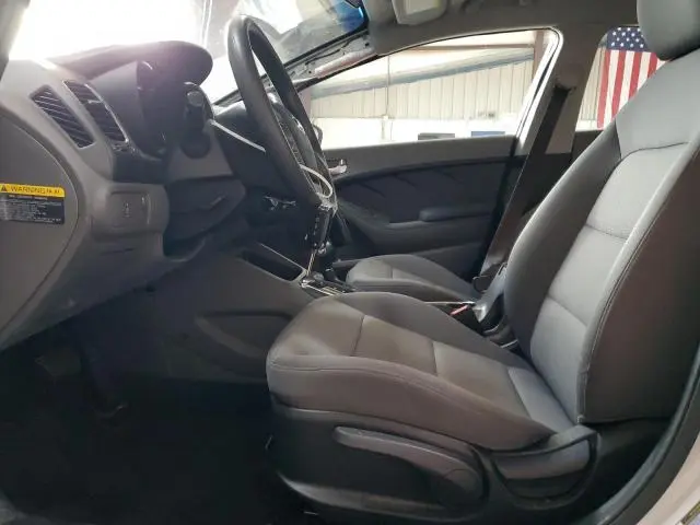 2017 KIA FORTE LX  