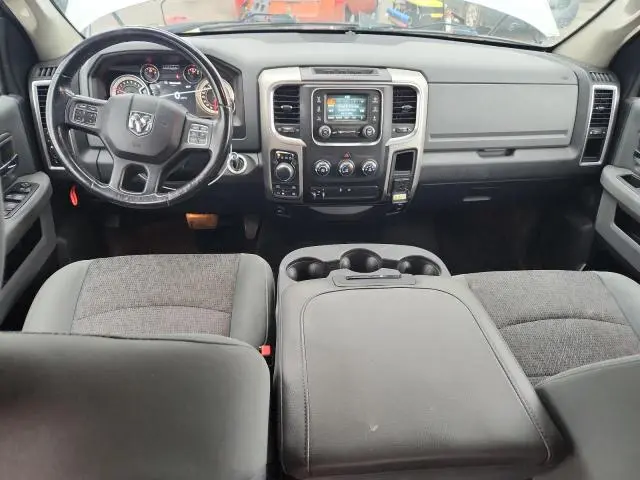 2016 RAM 1500 SLT