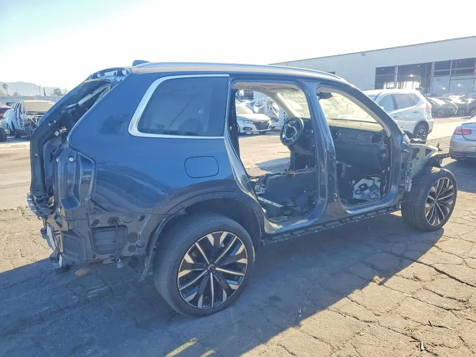 2025 VOLVO XC90 ULTRA  