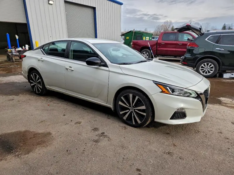 2022 NISSAN ALTIMA SR  