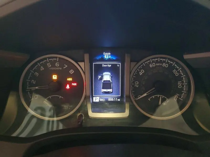 2019 TOYOTA TACOMA SR5 V6  