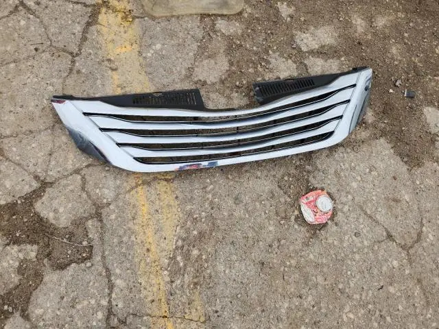 2011 TOYOTA SIENNA XLE  