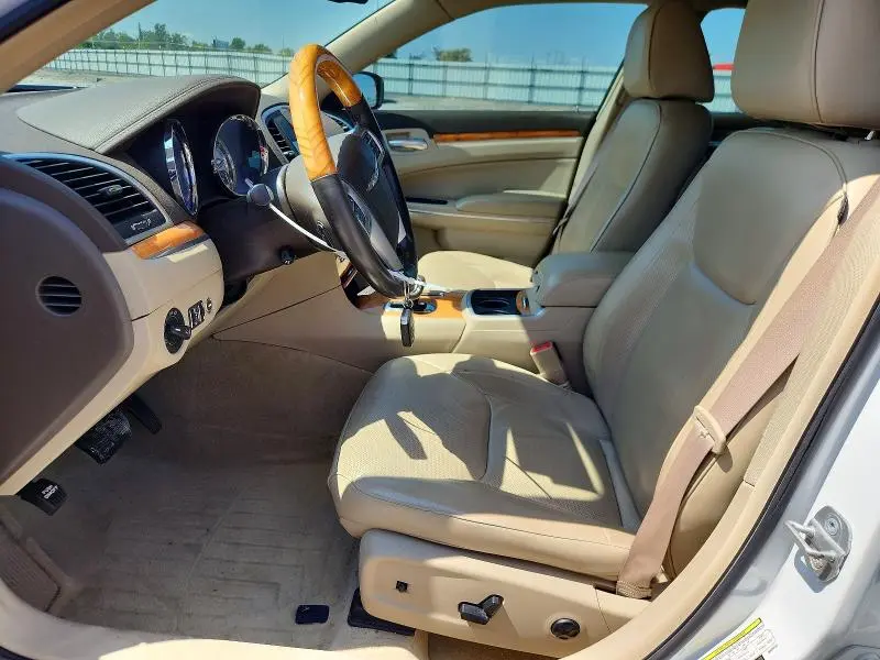 2013 CHRYSLER 300C   