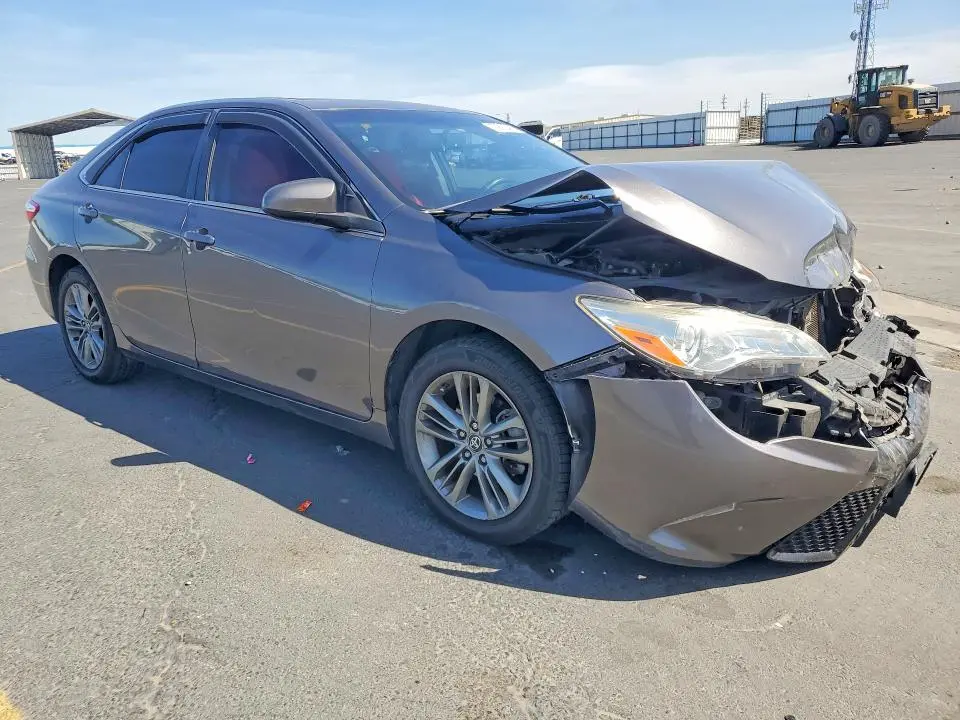 2017 TOYOTA CAMRY SE  