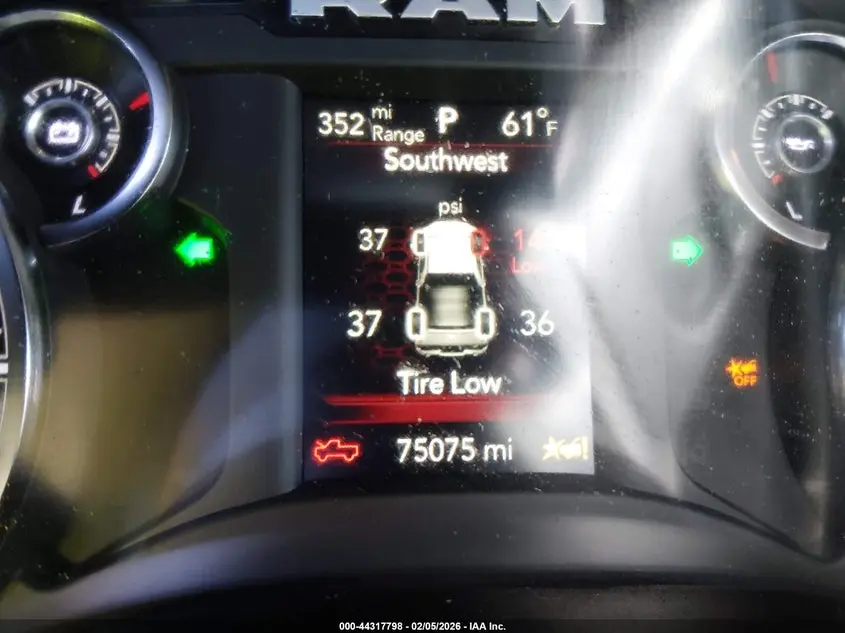 2023 RAM 1500 BIG HORN  4X4 6'4 BOX