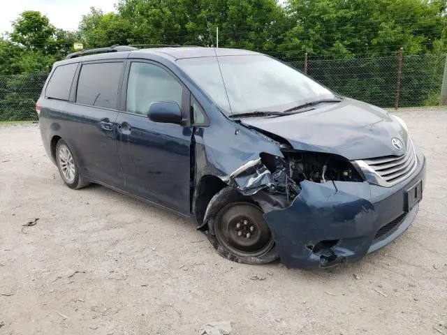 2012 TOYOTA SIENNA XLE  