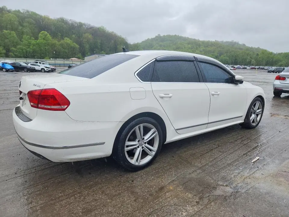 2013 VOLKSWAGEN PASSAT SEL  
