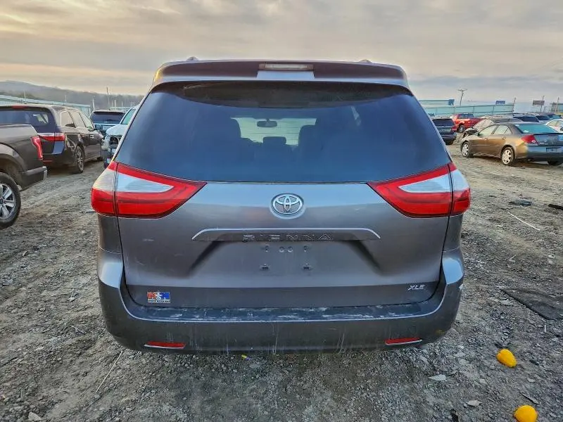 2015 TOYOTA SIENNA XLE  