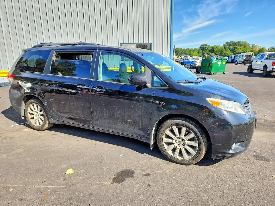 2013 TOYOTA SIENNA XLE 7-PASSENGER  