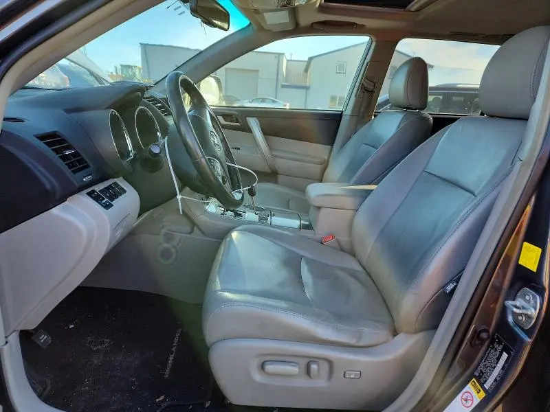 2011 TOYOTA HIGHLANDER BASE  
