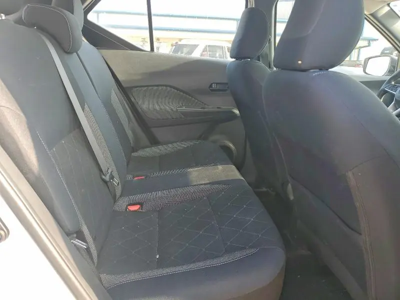 2018 NISSAN KICKS S  