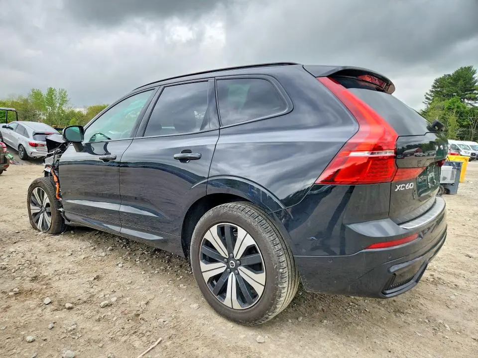 2025 VOLVO XC60 PLUS  