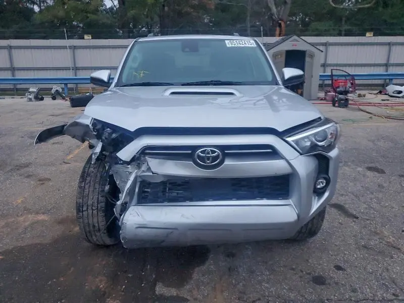 2021 TOYOTA 4RUNNER SR5/SR5 PREMIUM  